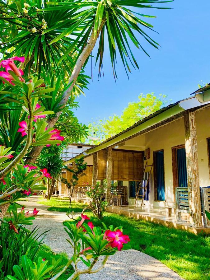 Oasis Villas Джили Трауанган Екстериор снимка